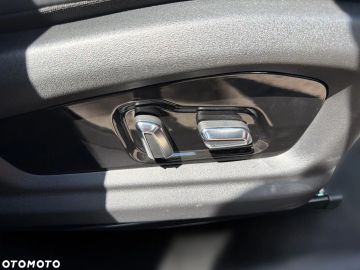 Car image 40