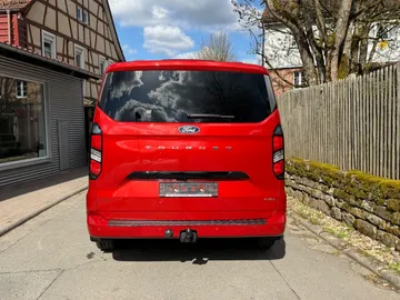 Car image 18