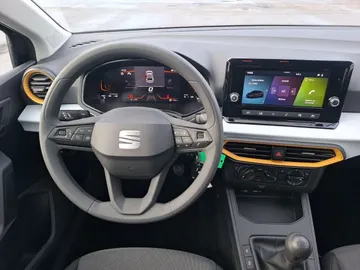 Car image 17