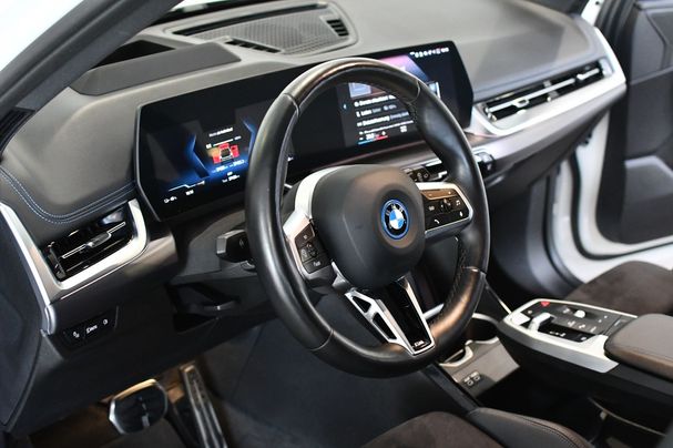 BMW iX1 xDrive M Sport 230 kW image number 9