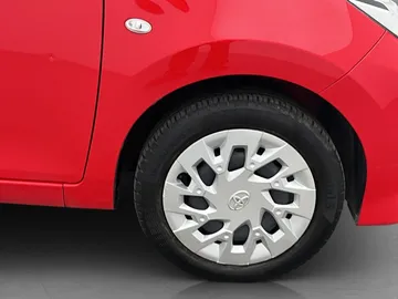 Car image 24