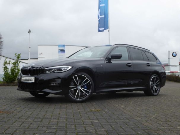 BMW 330e Touring M Sport xDrive 215 kW image number 1