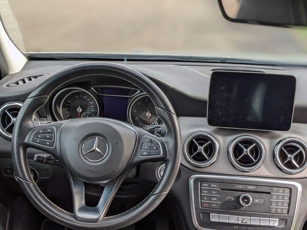 Mercedes-Benz GLA 180 7G-DCT 90 kW image number 7