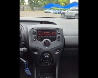 Car image 18