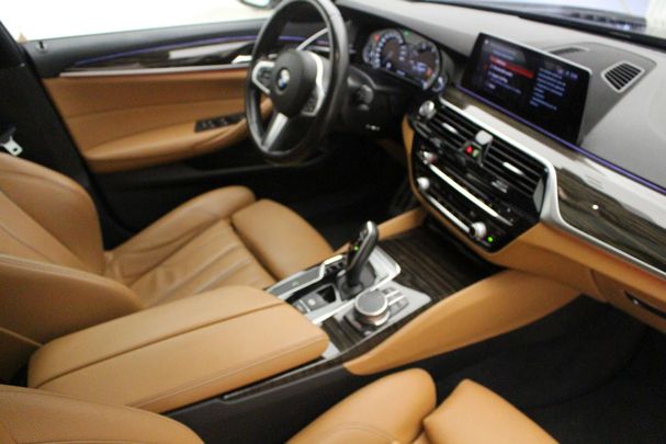 BMW 518d Touring 121 kW image number 20