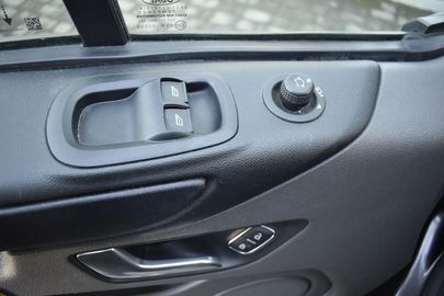 Car image 31