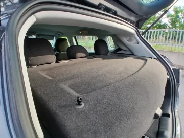 Car image 35