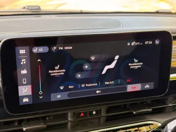 Car image 27