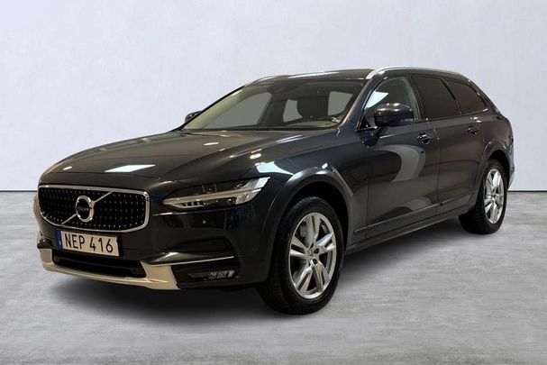 Volvo V90 Cross Country D4 AWD Pro 141 kW image number 2