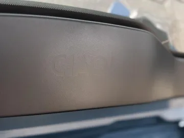 Car image 27
