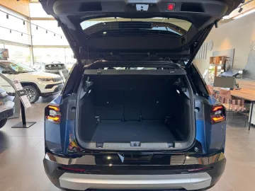 Car image 27