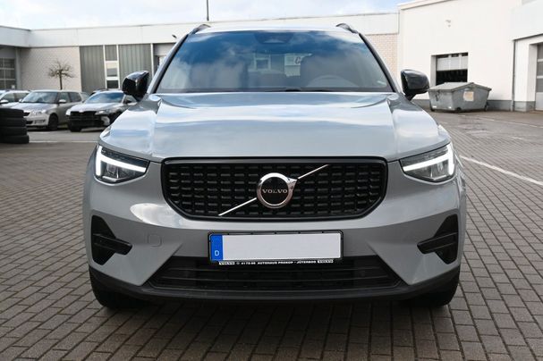 Volvo XC40 B4 155 kW image number 8