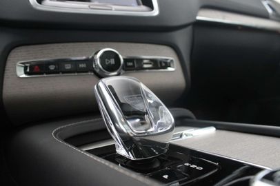 Car image 32