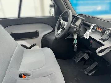 Car image 28