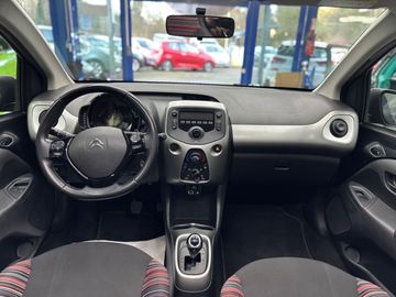 Car image 14