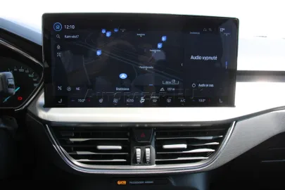 Car image 33