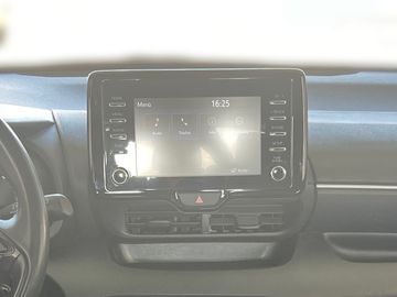 Car image 14