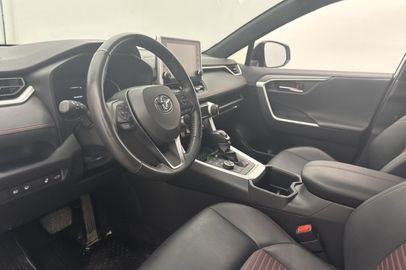 Car image 12