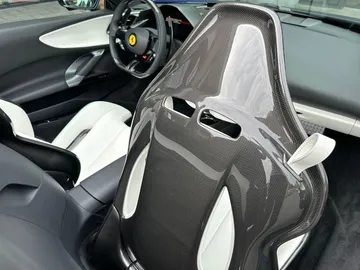 Car image 27