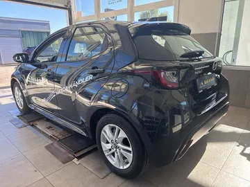 Car image 2