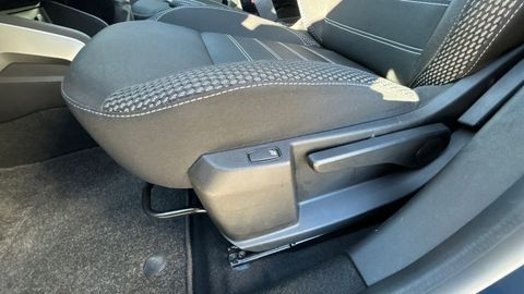 Car image 31