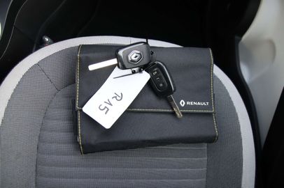 Car image 37