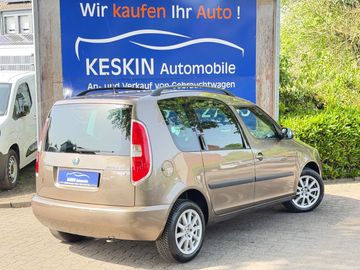 Car image 5