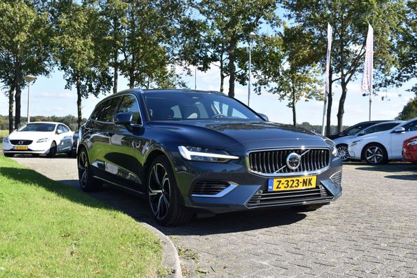 Volvo V60 T6 Recharge AWD Plus 257 kW image number 2