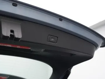 Car image 35