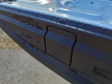 Car image 30