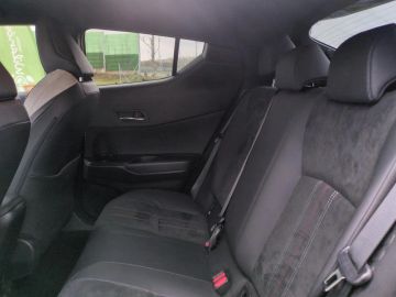 Car image 14