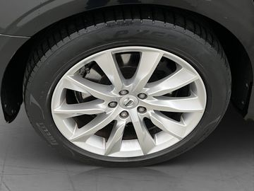 Car image 32