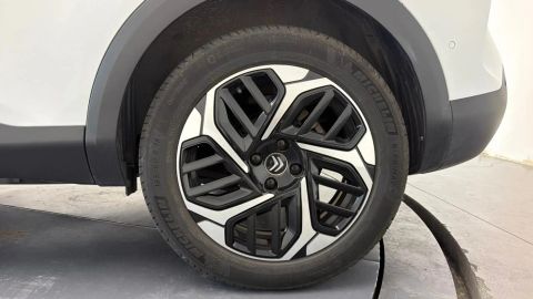 Car image 27