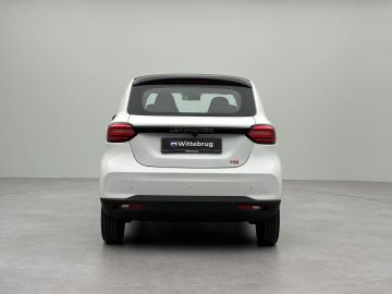 Car image 40