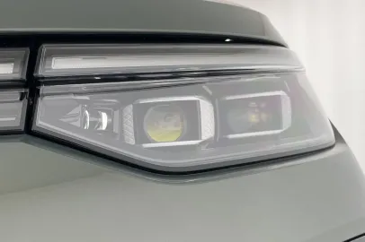 Car image 40
