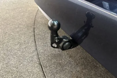 Car image 32