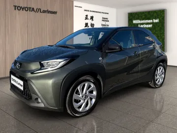 Car image 2