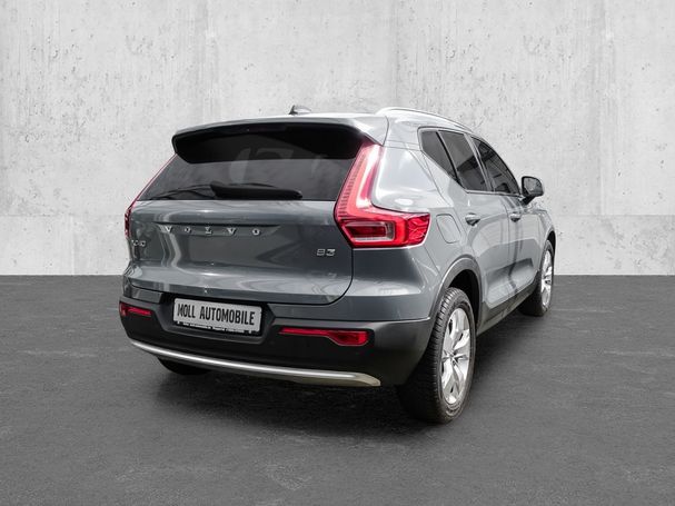 Volvo XC40 B3 Core 120 kW image number 2