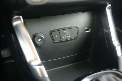 Car image 35