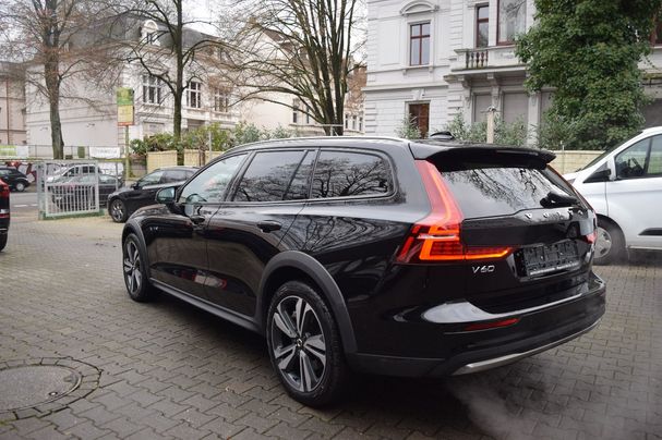 Volvo V60 Cross Country AWD B5 184 kW image number 4