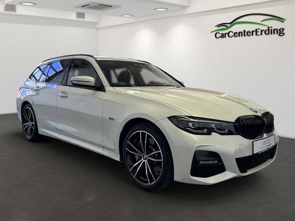 BMW 330 e Touring M Sport 218 kW image number 2