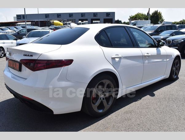 Alfa Romeo Giulia 2.2 AT8 140 kW image number 4