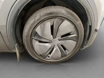 Car image 35