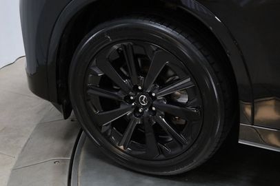 Car image 27