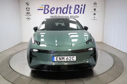 Car image 4