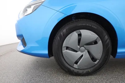 Car image 30