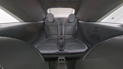 Car image 26