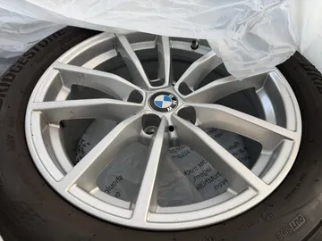 Car image 27