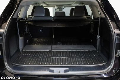 Car image 32