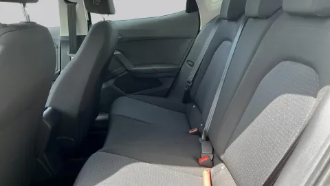 Car image 27